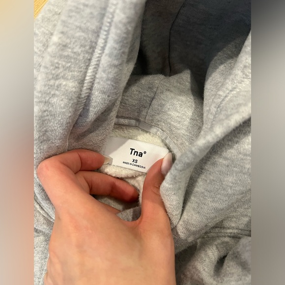Aritzia TNA hoodie - Picture 3 of 4